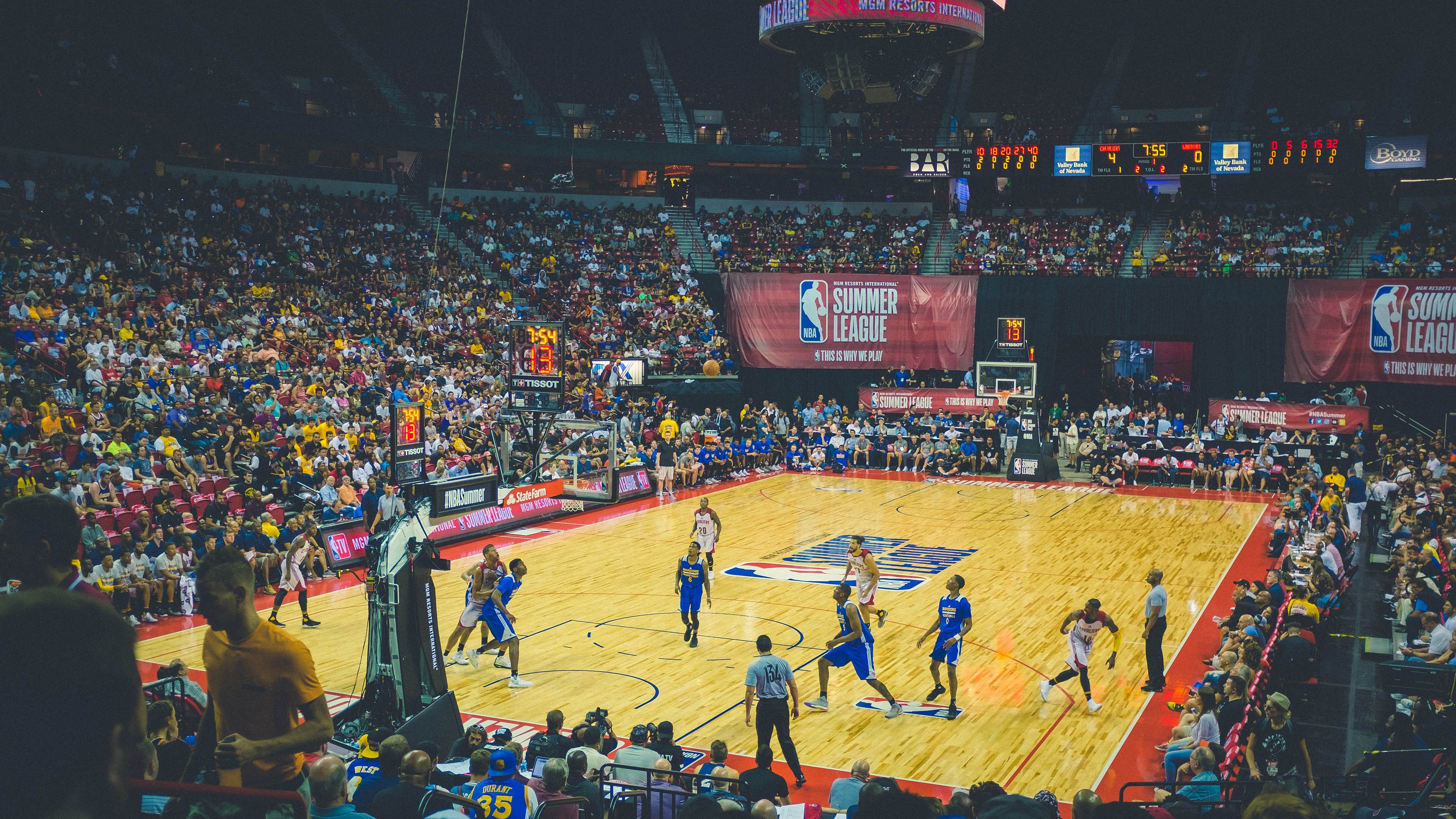 Karsa第十二赛季燃爆NBA！从召唤师峡谷到老鹰主场，球迷彻底沸腾